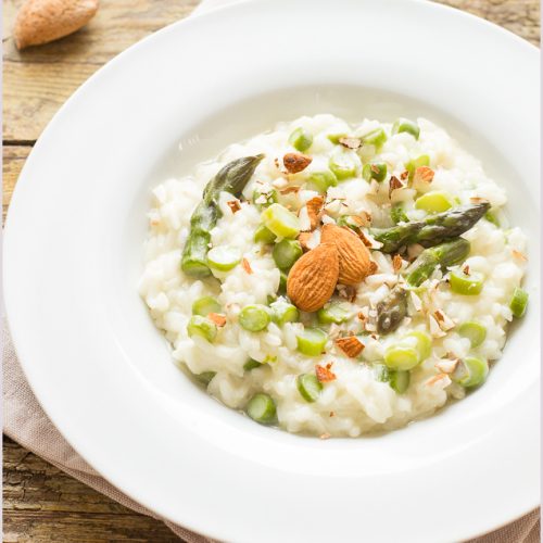 risotto asparagi caprino e mandorle