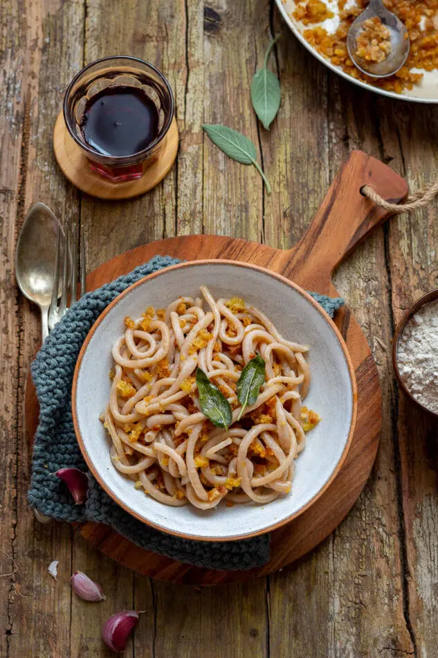 pici di farro con le briciole