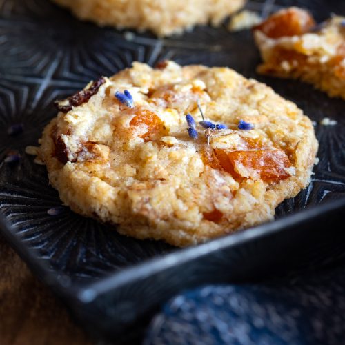 biscotti albicocche lavanda cioccolato bianco dettaglio