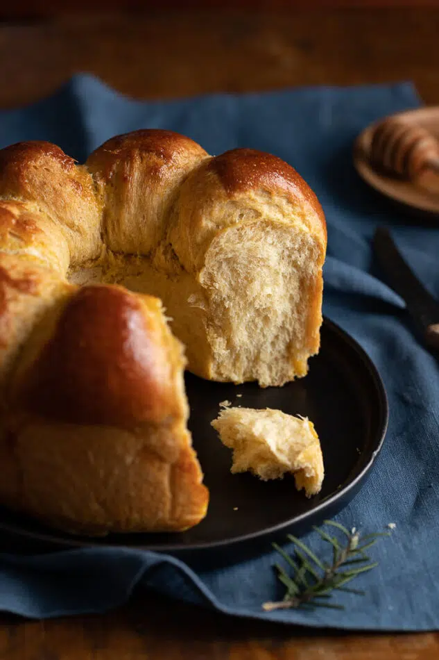 brioche all'olio extravergine miele e rosmarino